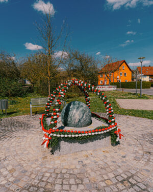 Trautkskirchen Osterbrunnen
