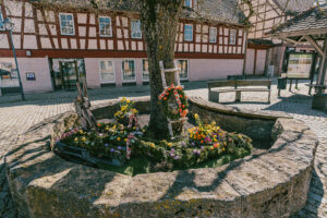 Neuhof an der Zenn Osterbrunnen