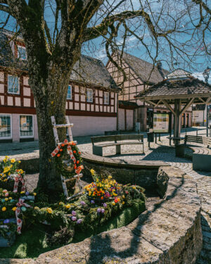Neuhof an der Zenn Osterbrunnen
