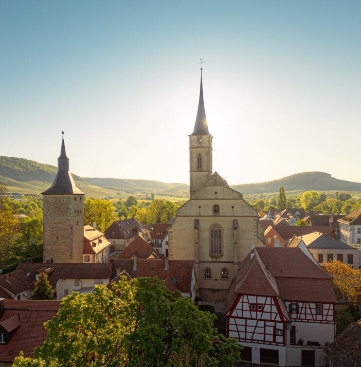 Iphofen Kirche von oben Sonnenaufgang